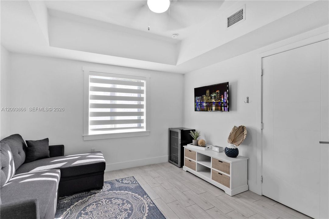 For Sale: $1,600,000 (4 beds, 3 baths, 1428 Square Feet)