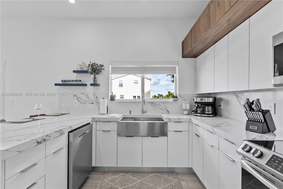 For Sale: $1,600,000 (4 beds, 3 baths, 1428 Square Feet)
