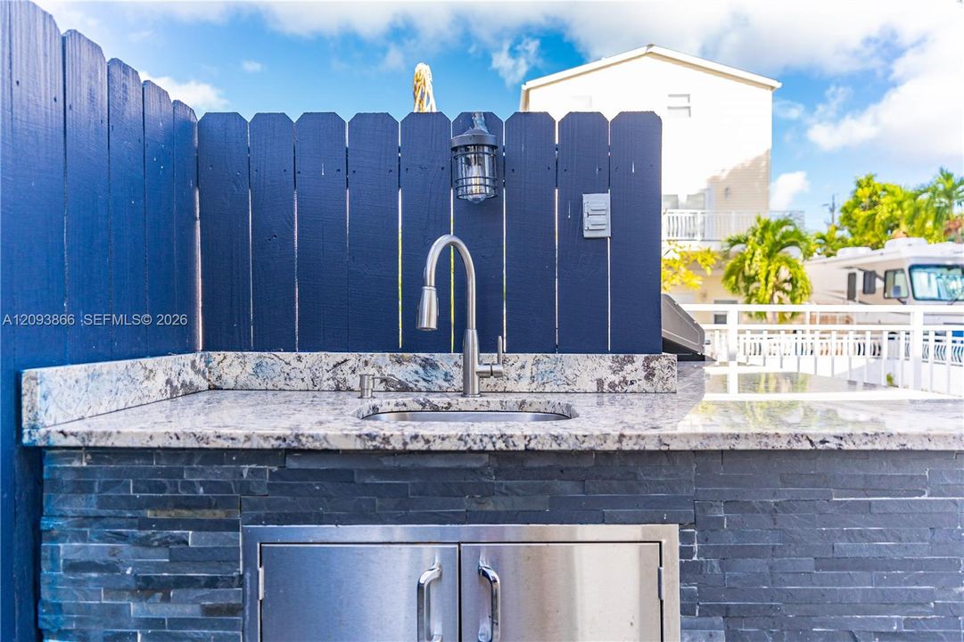 For Sale: $1,600,000 (4 beds, 3 baths, 1428 Square Feet)
