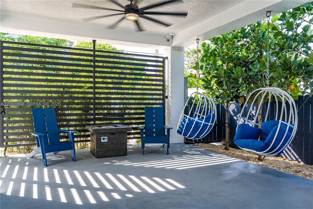 For Sale: $1,600,000 (4 beds, 3 baths, 1428 Square Feet)