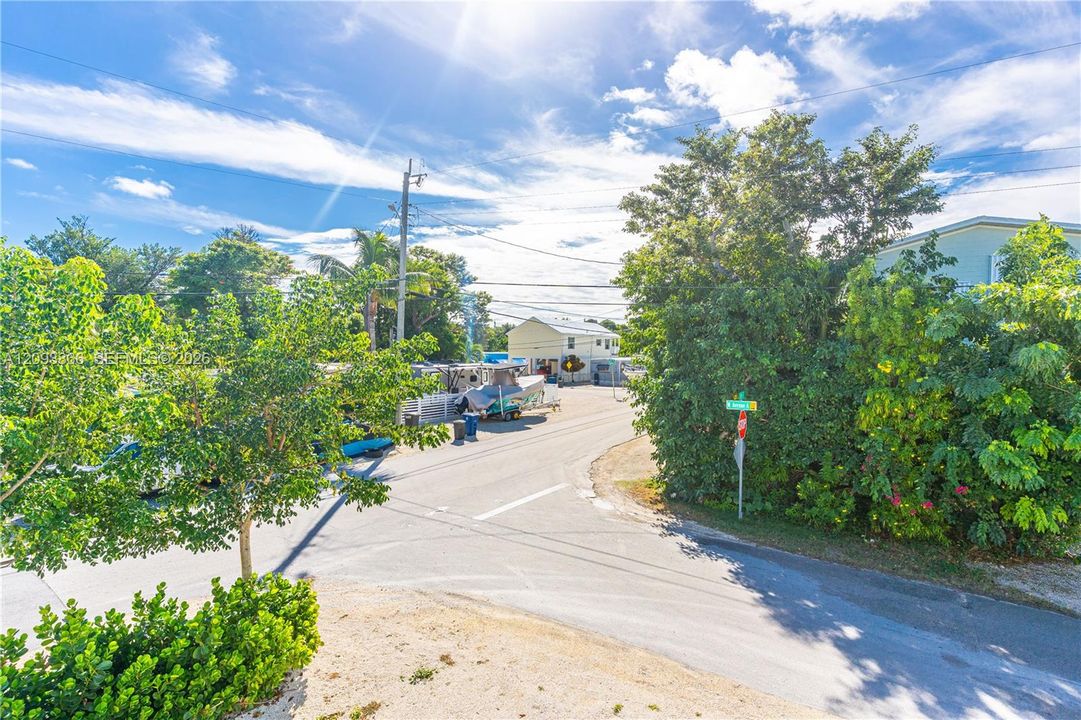 For Sale: $1,600,000 (4 beds, 3 baths, 1428 Square Feet)