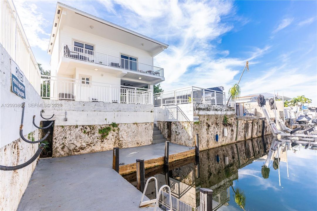 For Sale: $1,600,000 (4 beds, 3 baths, 1428 Square Feet)