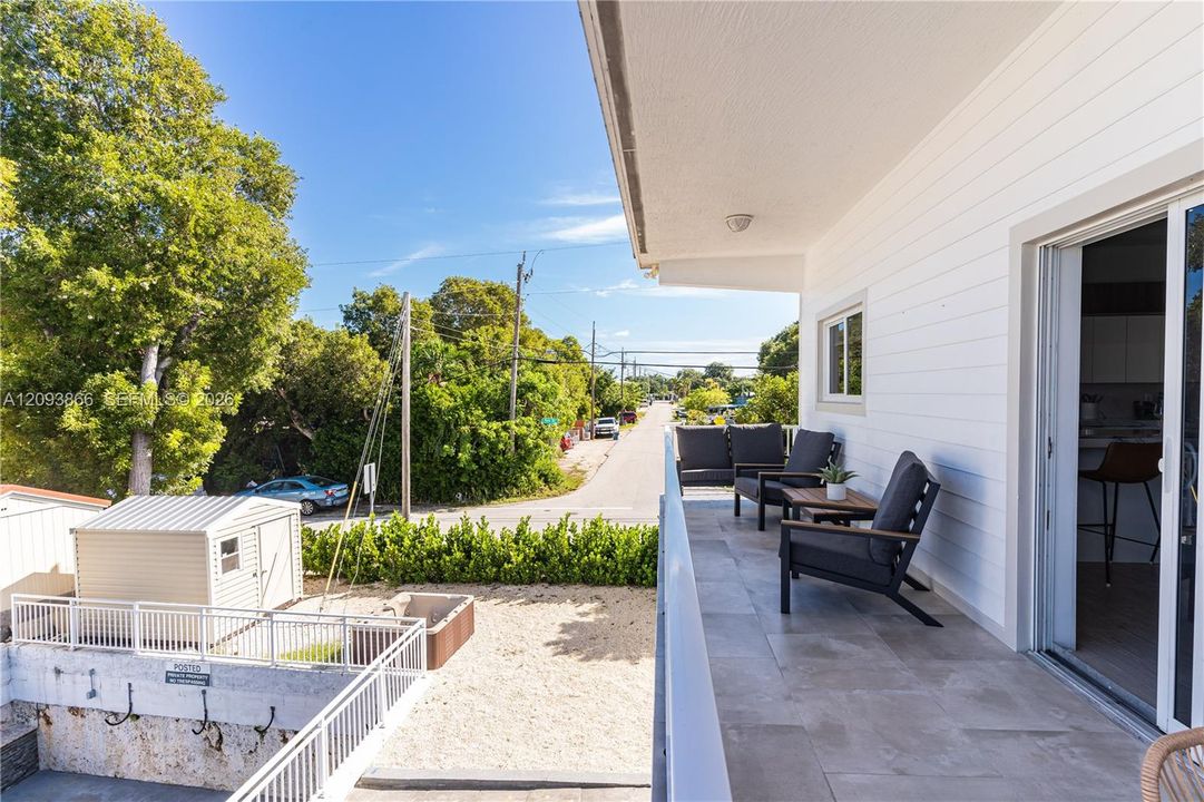For Sale: $1,600,000 (4 beds, 3 baths, 1428 Square Feet)