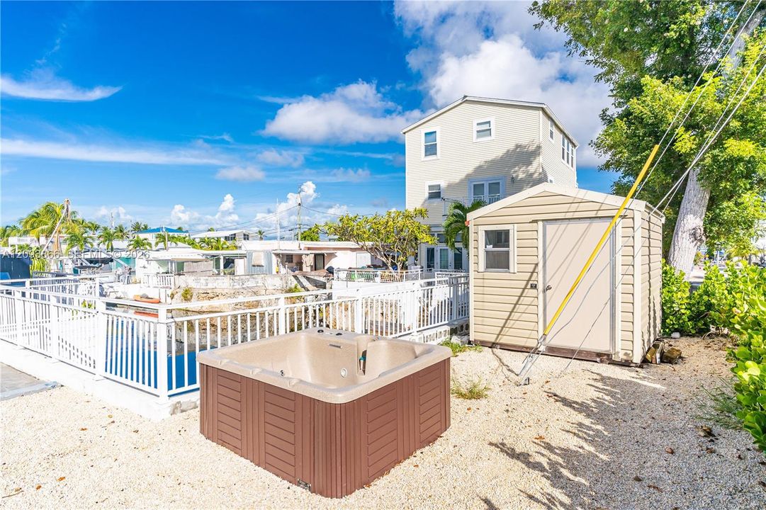 For Sale: $1,600,000 (4 beds, 3 baths, 1428 Square Feet)