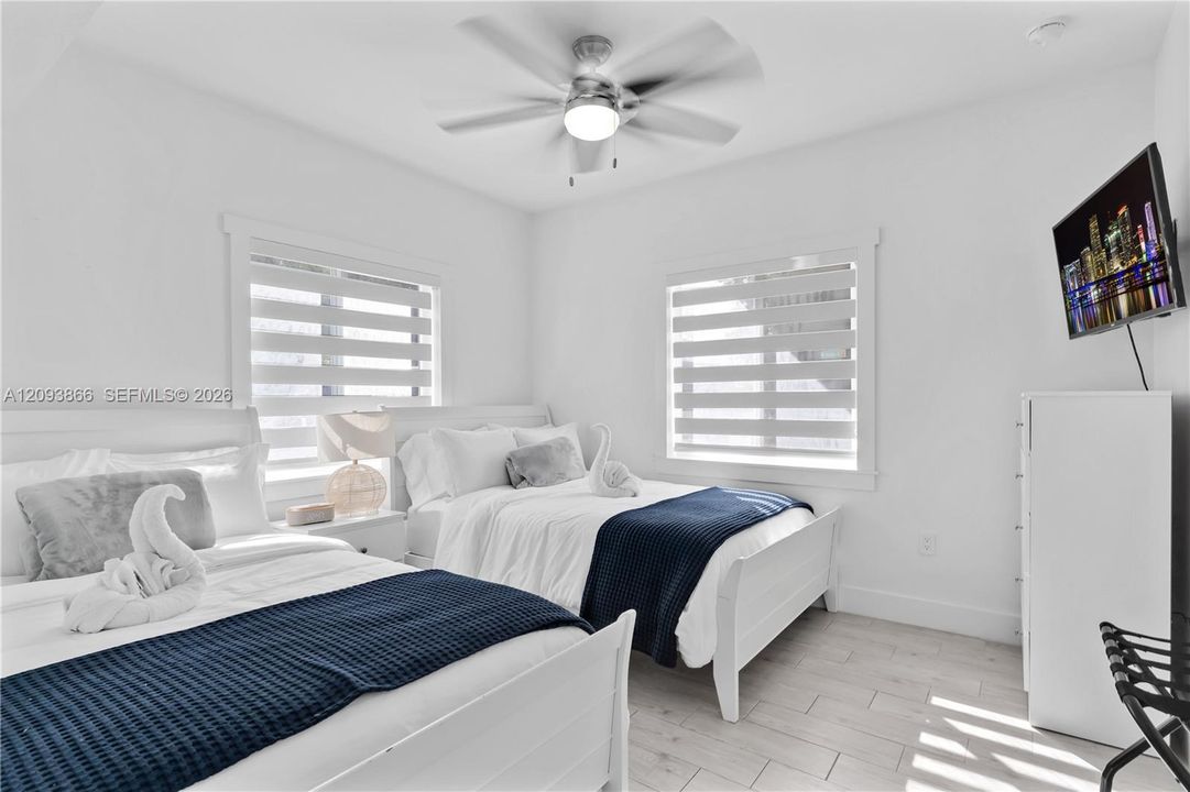 For Sale: $1,600,000 (4 beds, 3 baths, 1428 Square Feet)