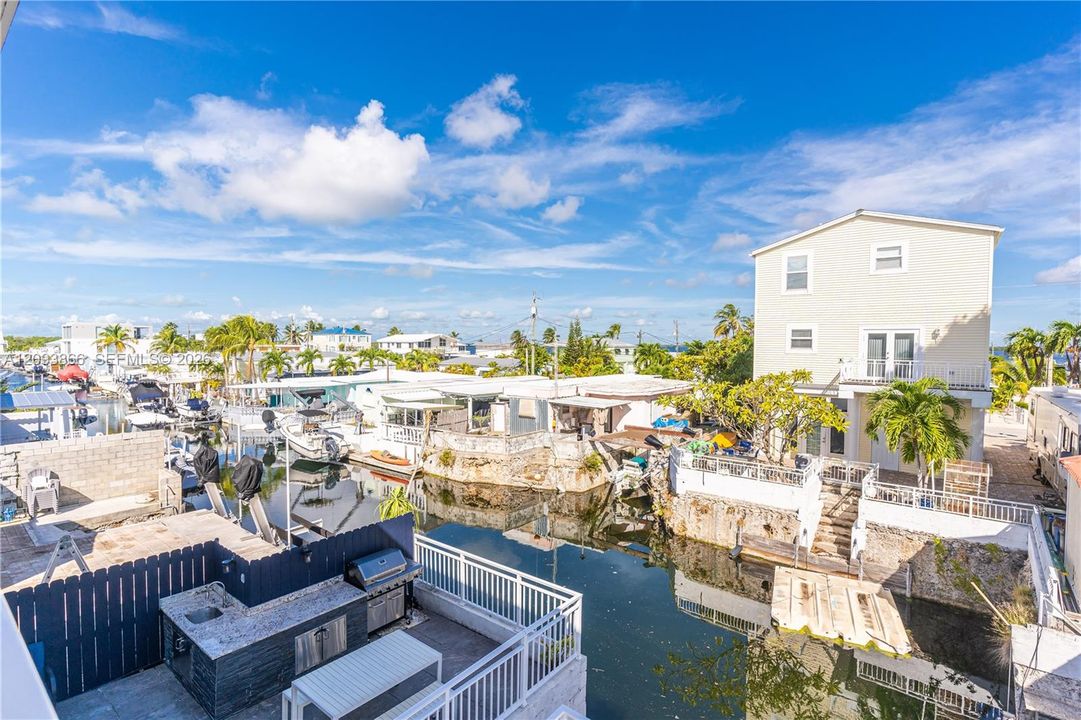 For Sale: $1,600,000 (4 beds, 3 baths, 1428 Square Feet)