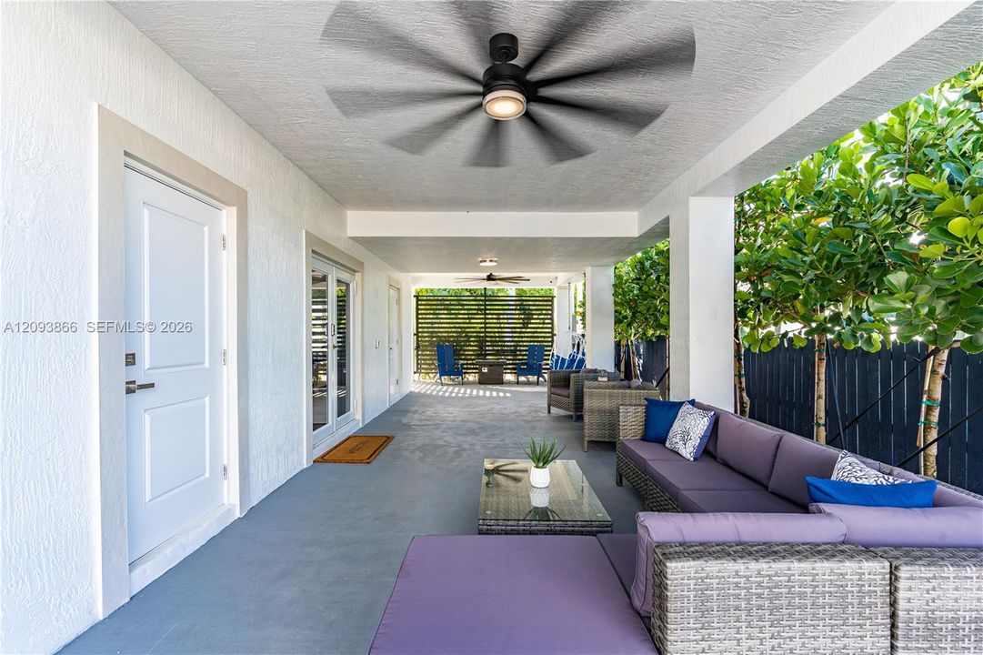 For Sale: $1,600,000 (4 beds, 3 baths, 1428 Square Feet)