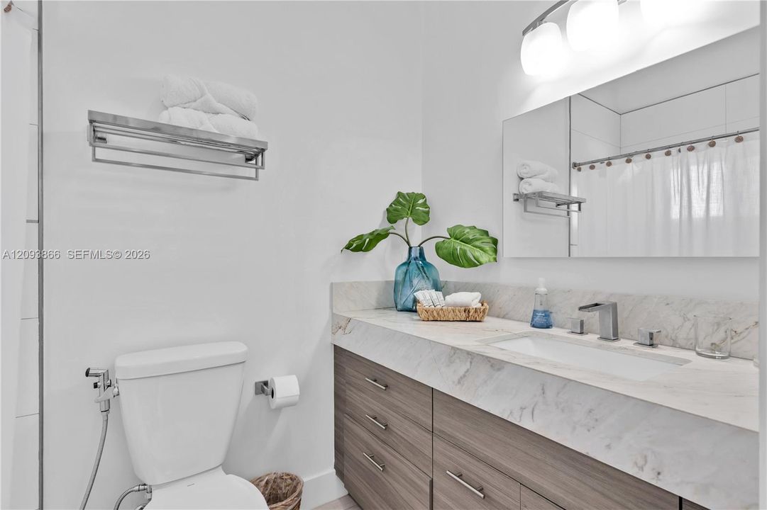 For Sale: $1,600,000 (4 beds, 3 baths, 1428 Square Feet)