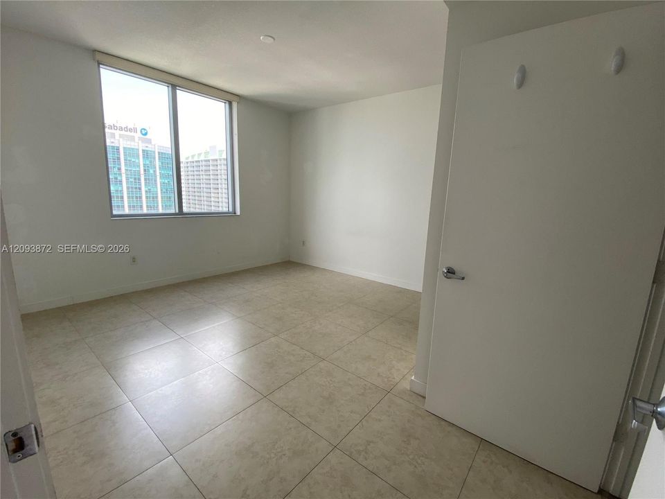For Rent: $3,050 (1 beds, 1 baths, 963 Square Feet)