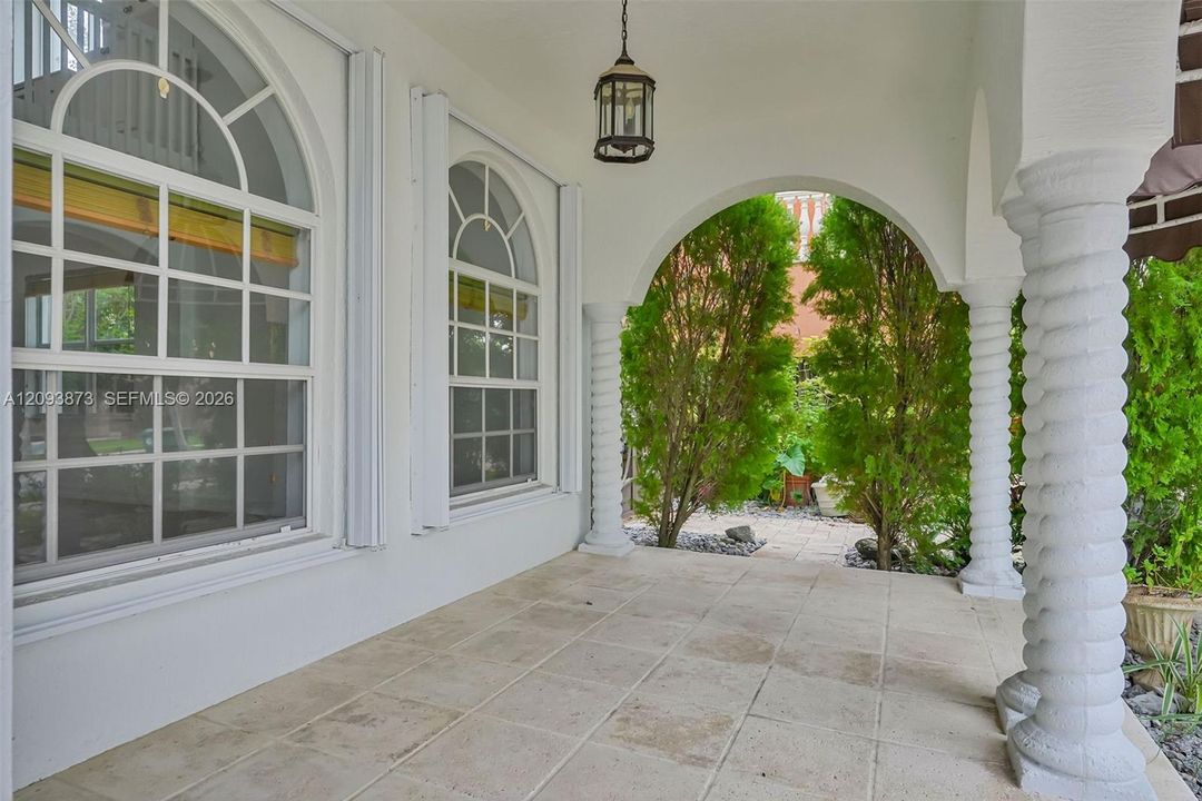 For Sale: $1,200,000 (4 beds, 4 baths, 3177 Square Feet)