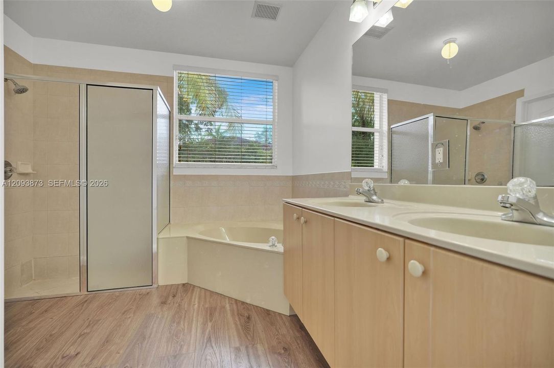 For Sale: $1,200,000 (4 beds, 4 baths, 3177 Square Feet)