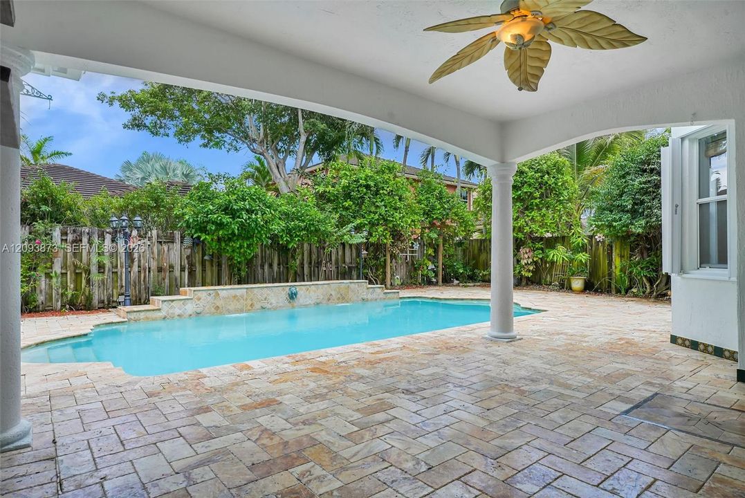 For Sale: $1,200,000 (4 beds, 4 baths, 3177 Square Feet)