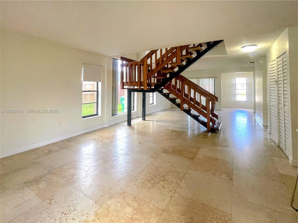 En Renta: $3,300 (3 camas, 2 baños, 1840 Pies cuadrados)
