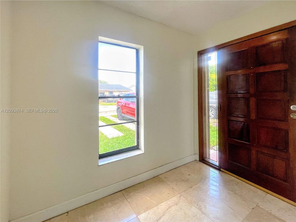 En Renta: $3,300 (3 camas, 2 baños, 1840 Pies cuadrados)