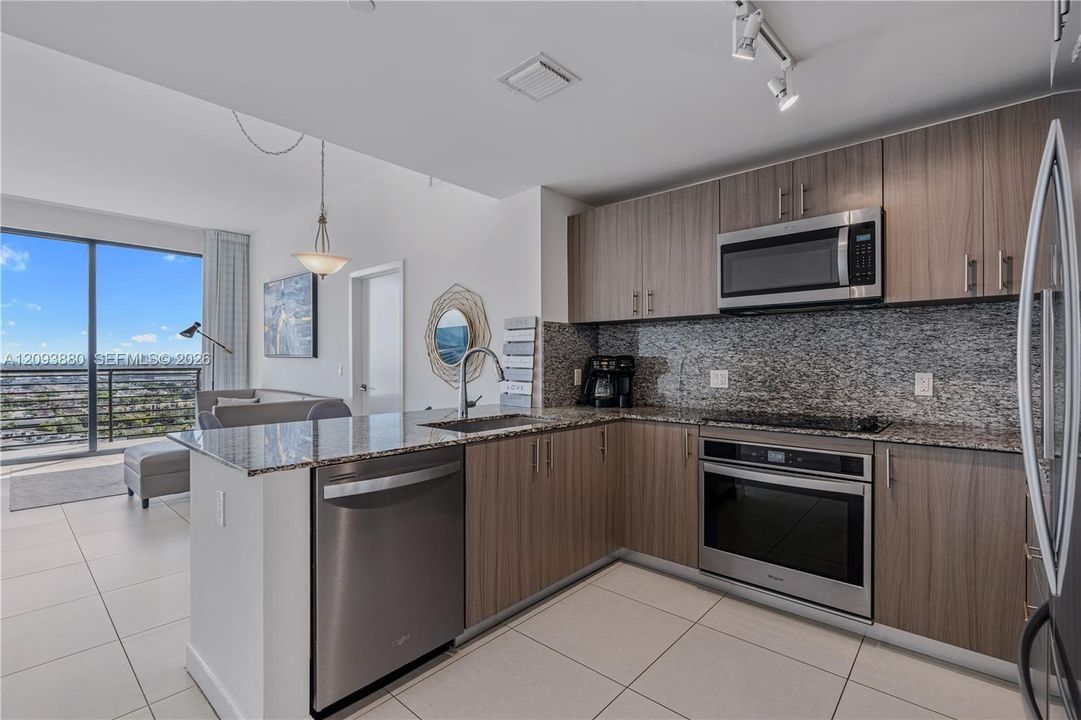 For Rent: $4,000 (2 beds, 2 baths, 1024 Square Feet)