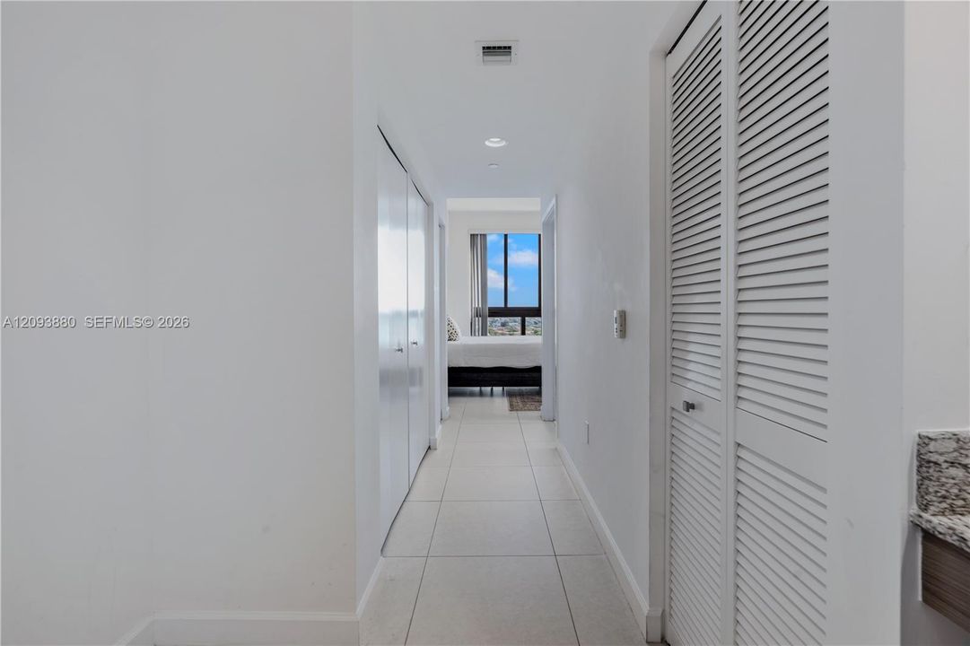 For Rent: $4,000 (2 beds, 2 baths, 1024 Square Feet)