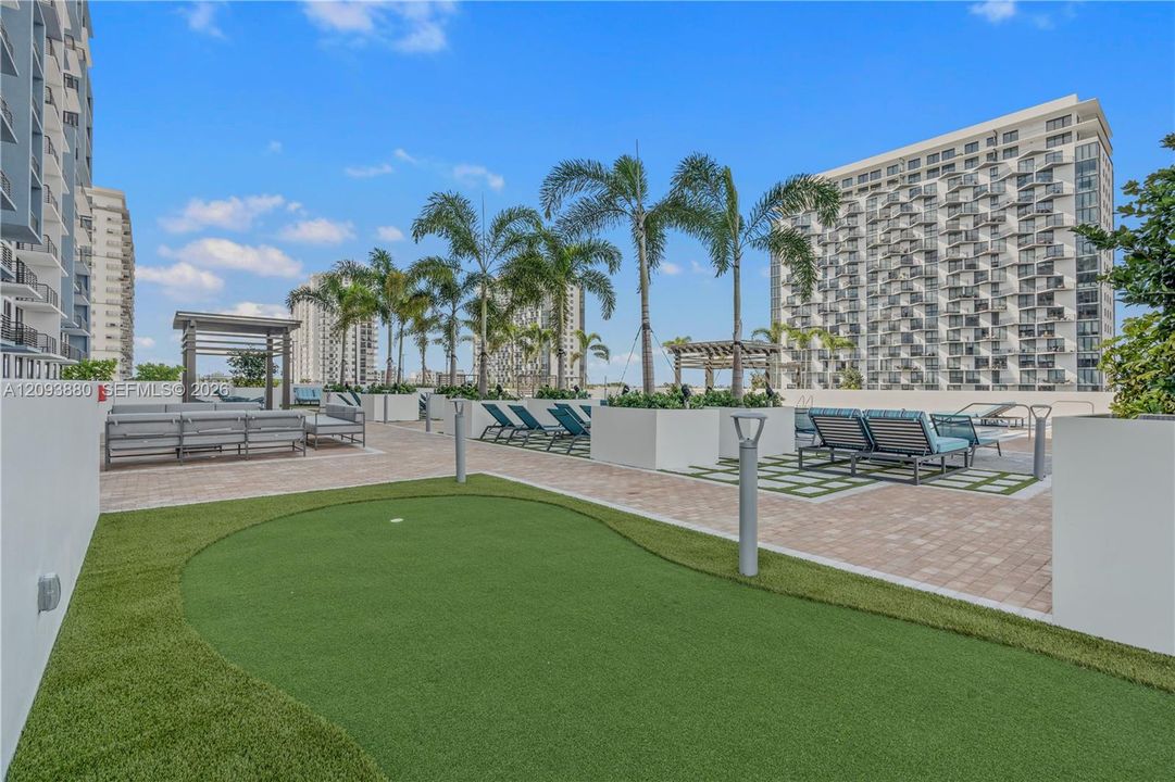 For Rent: $4,000 (2 beds, 2 baths, 1024 Square Feet)