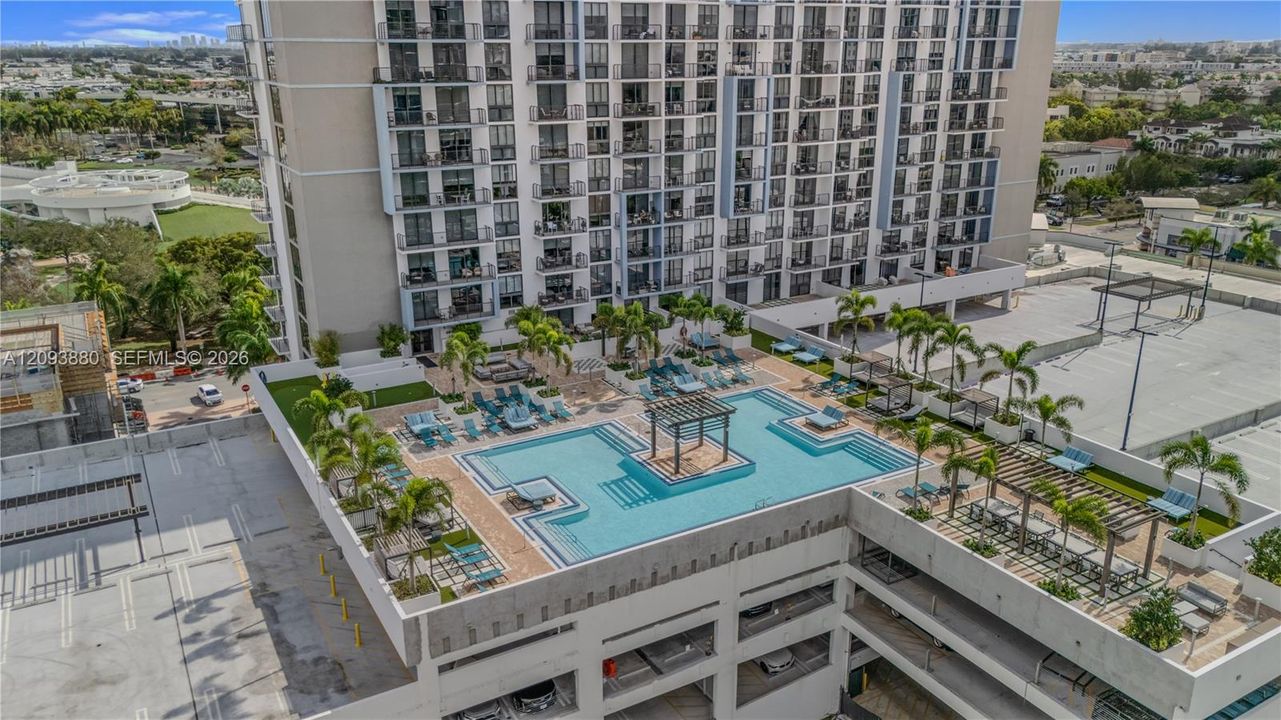 For Rent: $4,000 (2 beds, 2 baths, 1024 Square Feet)