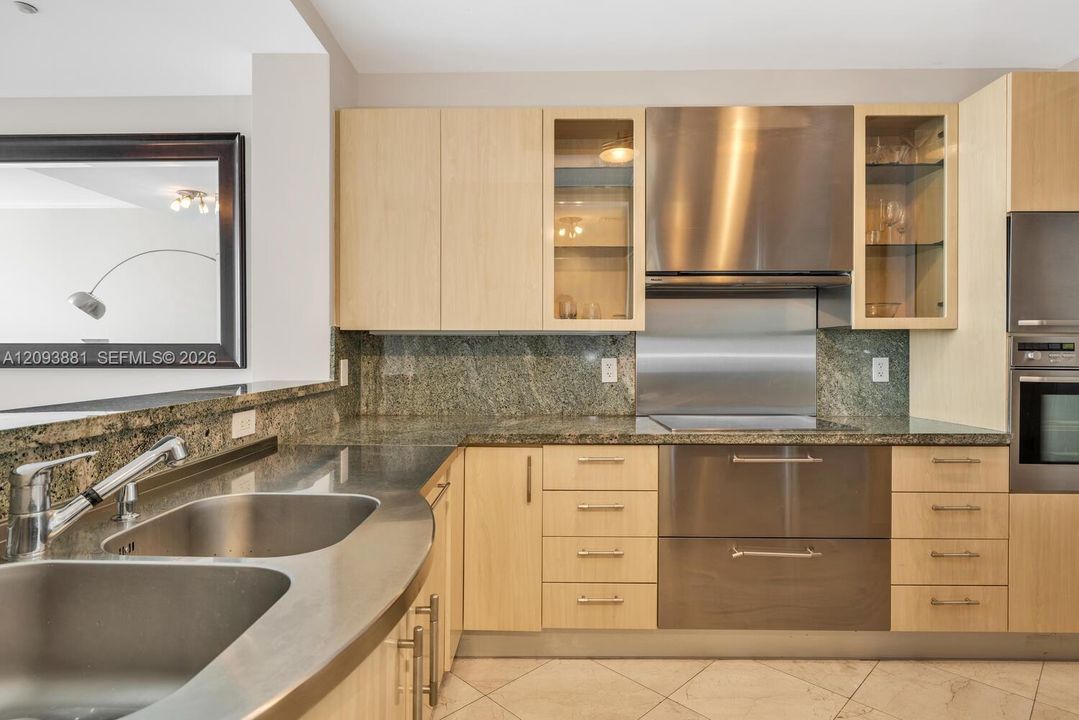 В аренду: $11,900 (1 спален, 1 ванн, 1365 Квадратных фут)