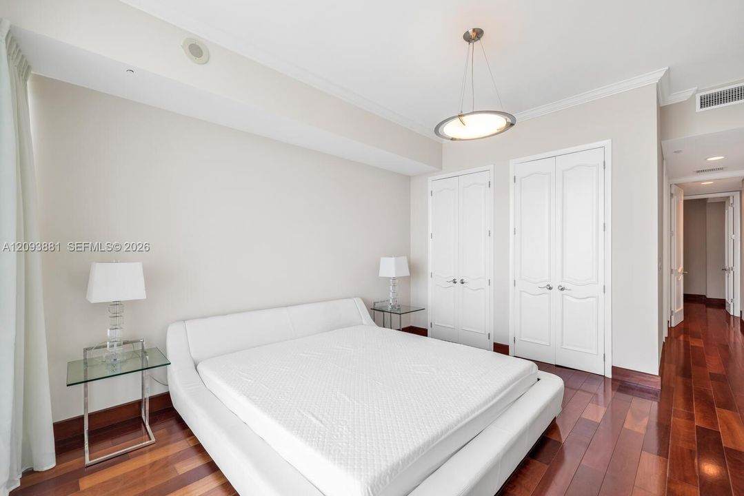 В аренду: $11,900 (1 спален, 1 ванн, 1365 Квадратных фут)