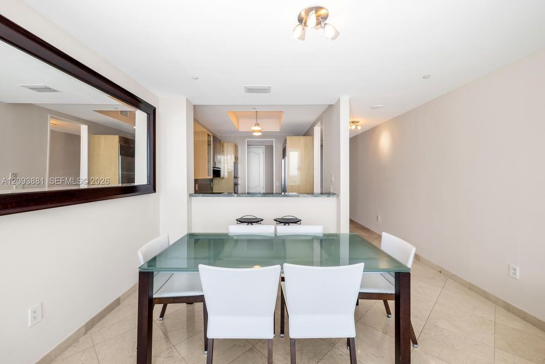 В аренду: $11,900 (1 спален, 1 ванн, 1365 Квадратных фут)