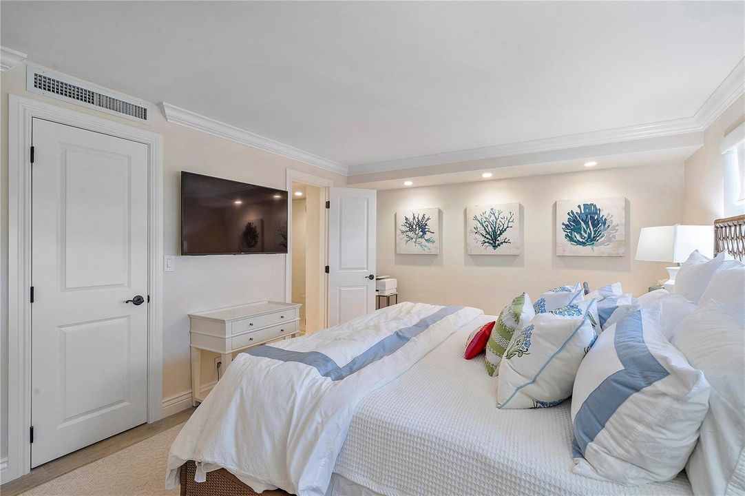 Secondary bedroom