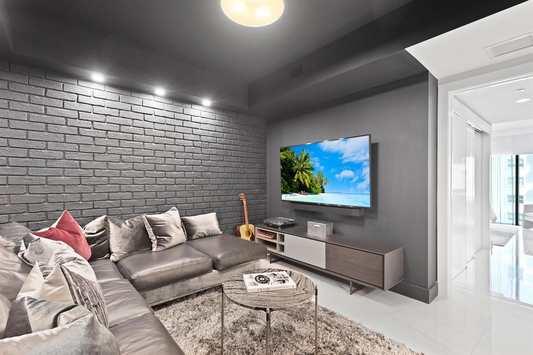 Den or Bedroom 4