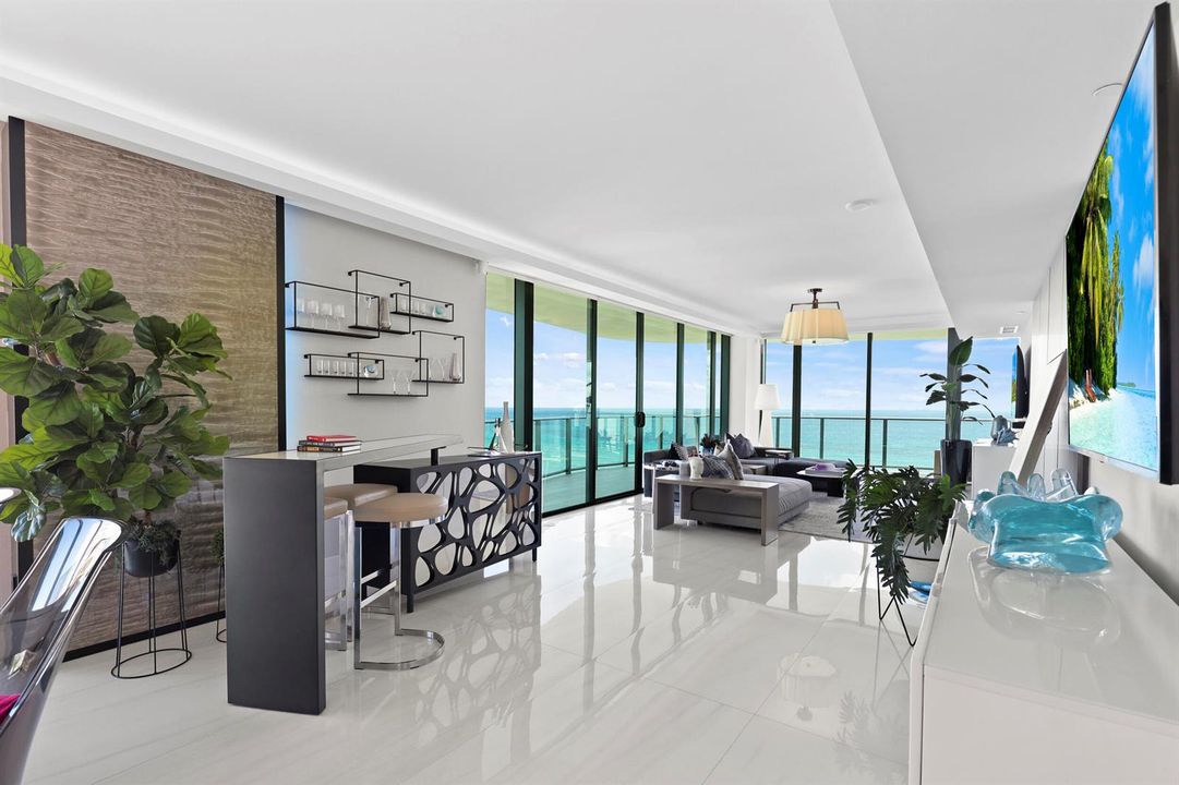 Great Room W/ Extraordinary Views