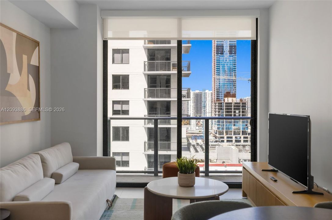 For Sale: $640,000 (1 beds, 1 baths, 522 Square Feet)