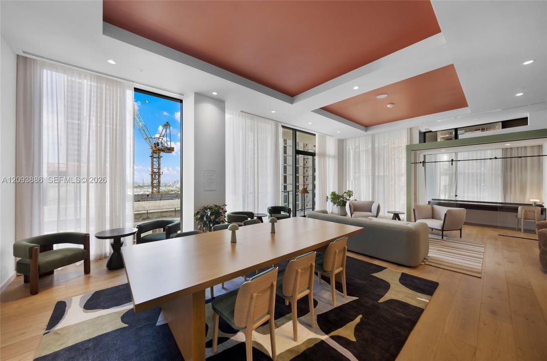 For Sale: $640,000 (1 beds, 1 baths, 522 Square Feet)