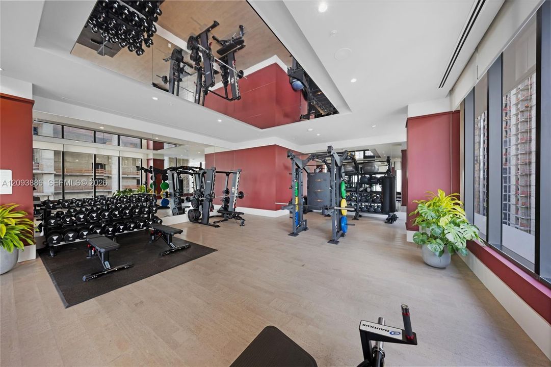 For Sale: $640,000 (1 beds, 1 baths, 522 Square Feet)