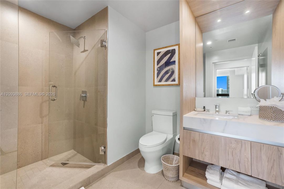 For Sale: $640,000 (1 beds, 1 baths, 522 Square Feet)