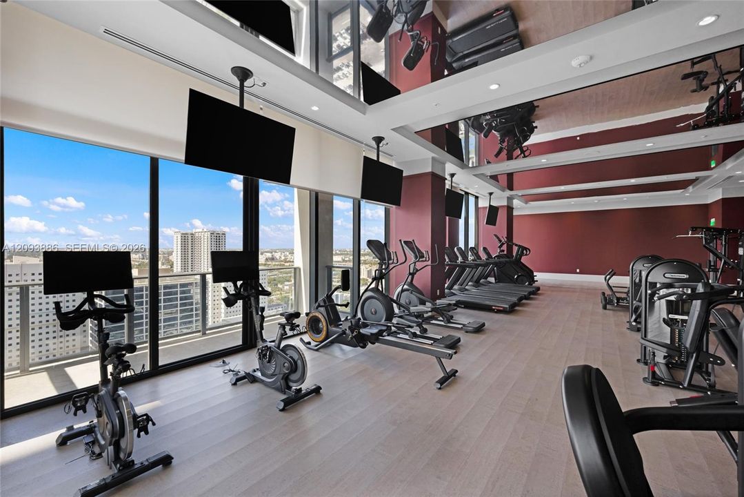 For Sale: $640,000 (1 beds, 1 baths, 522 Square Feet)