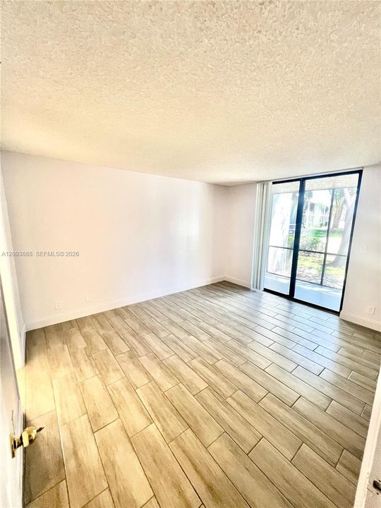 В аренду: $2,290 (2 спален, 2 ванн, 916 Квадратных фут)