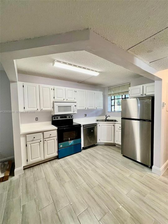 В аренду: $2,290 (2 спален, 2 ванн, 916 Квадратных фут)