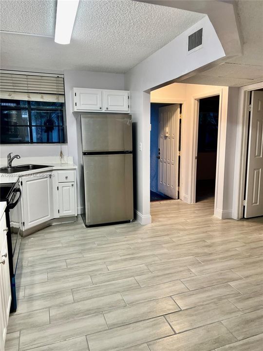 В аренду: $2,290 (2 спален, 2 ванн, 916 Квадратных фут)