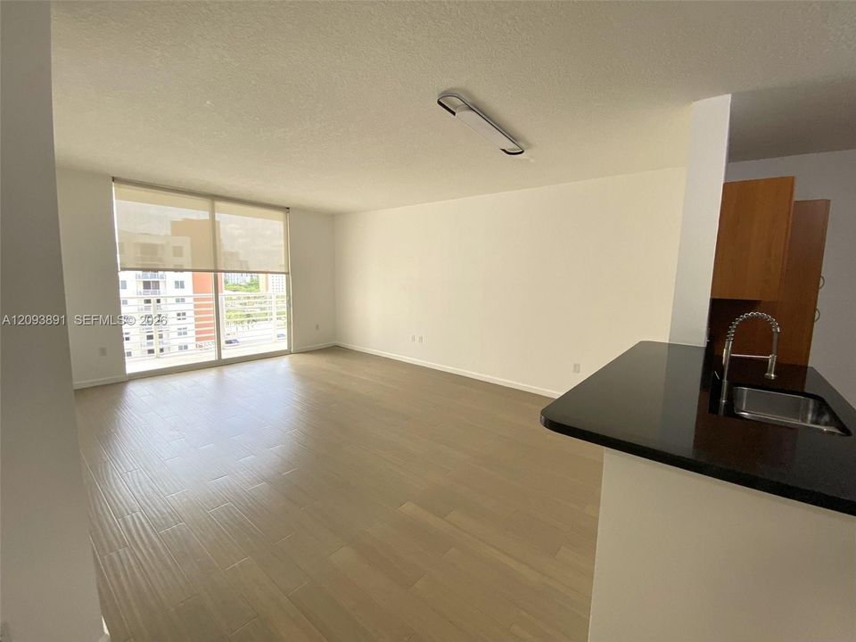 En Renta: $2,400 (1 camas, 1 baños, 835 Pies cuadrados)
