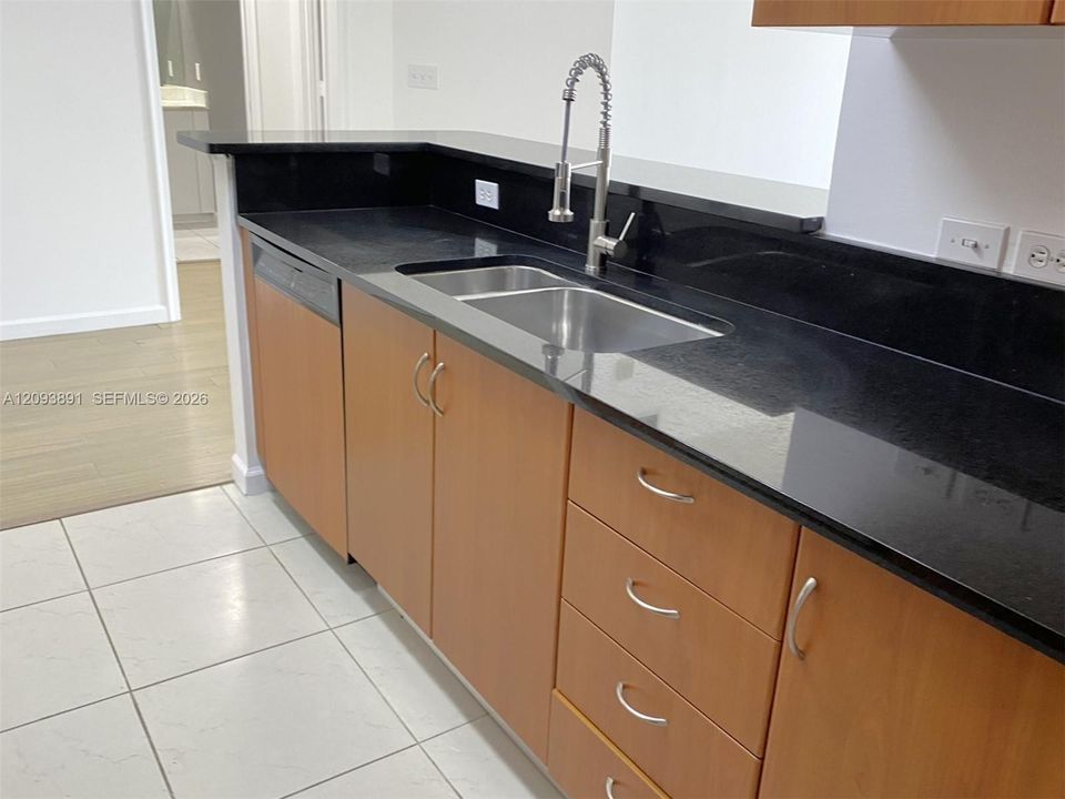 En Renta: $2,400 (1 camas, 1 baños, 835 Pies cuadrados)