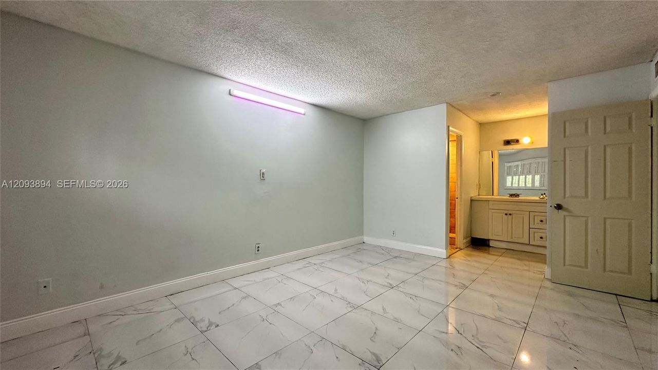 En Venta: $120,000 (2 camas, 2 baños, 1200 Pies cuadrados)