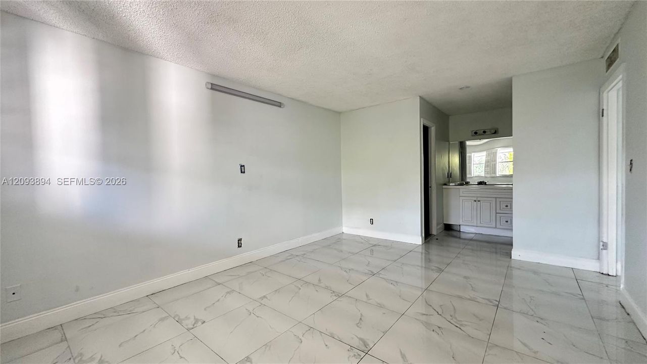 En Venta: $120,000 (2 camas, 2 baños, 1200 Pies cuadrados)