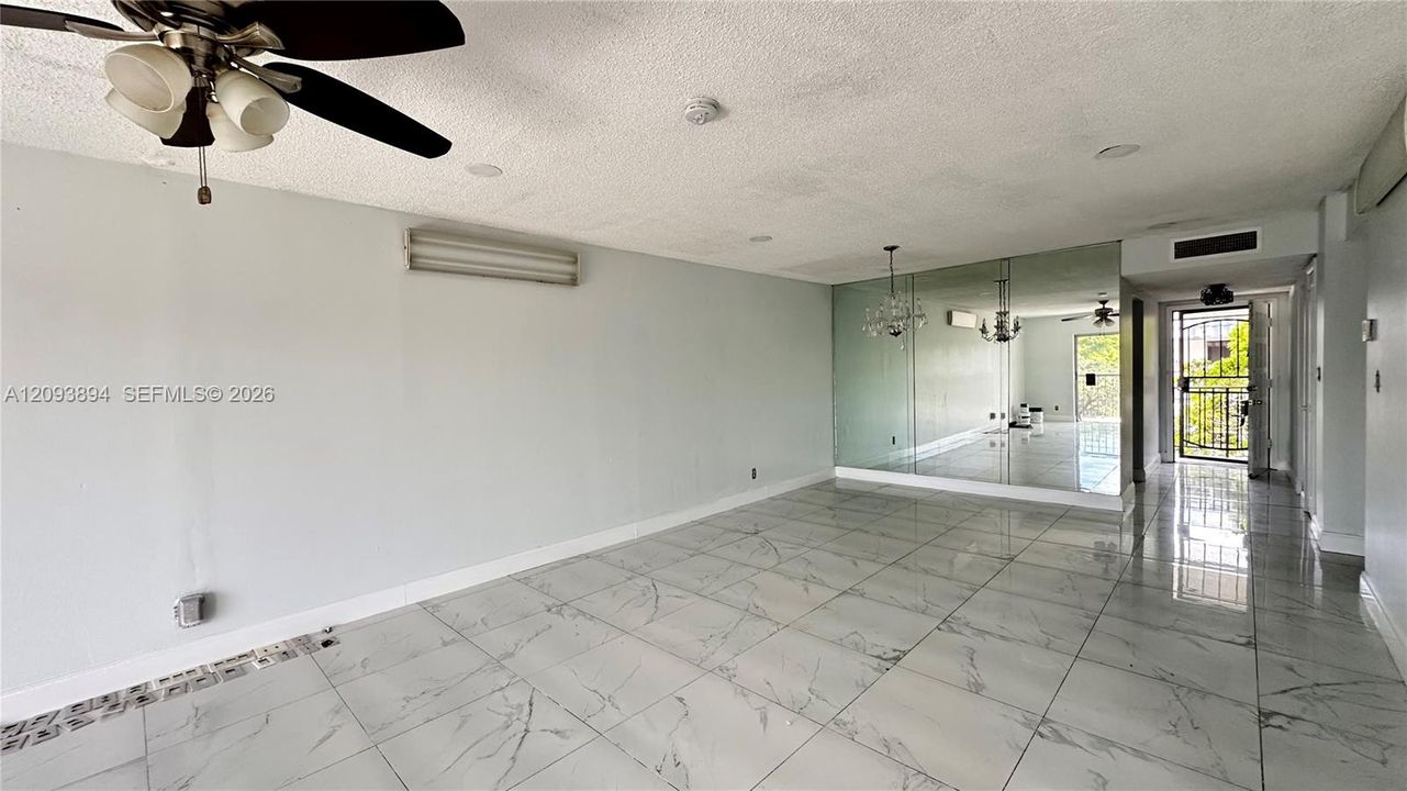 En Venta: $120,000 (2 camas, 2 baños, 1200 Pies cuadrados)