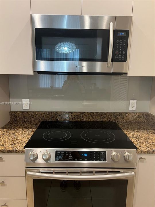 For Rent: $4,750 (2 beds, 2 baths, 1218 Square Feet)