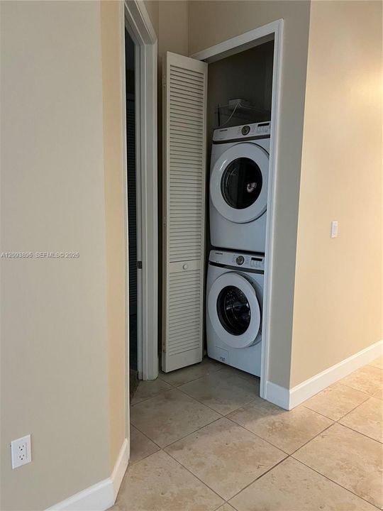 For Rent: $4,750 (2 beds, 2 baths, 1218 Square Feet)