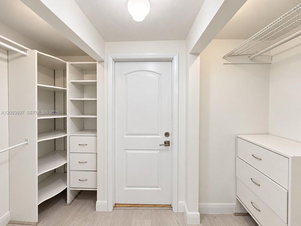 В аренду: $3,995 (3 спален, 2 ванн, 1540 Квадратных фут)