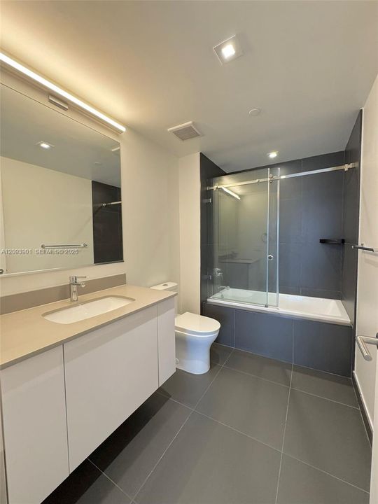 En Venta: $567,000 (2 camas, 2 baños, 878 Pies cuadrados)