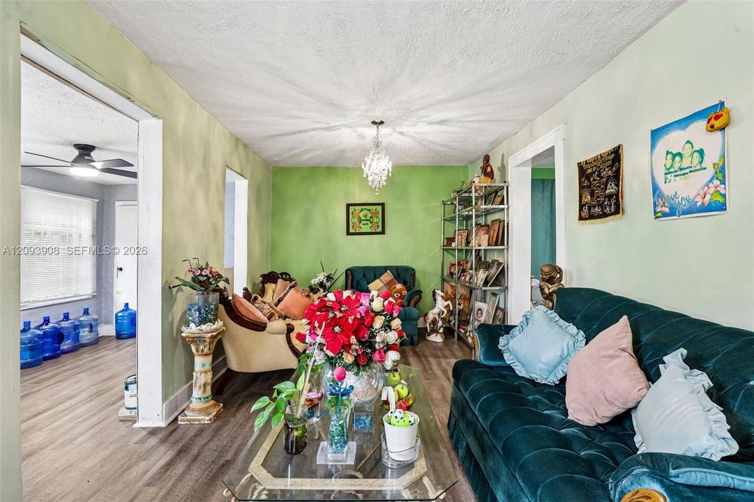 En Venta: $595,000 (0 camas, 0 baños, 2152 Pies cuadrados)