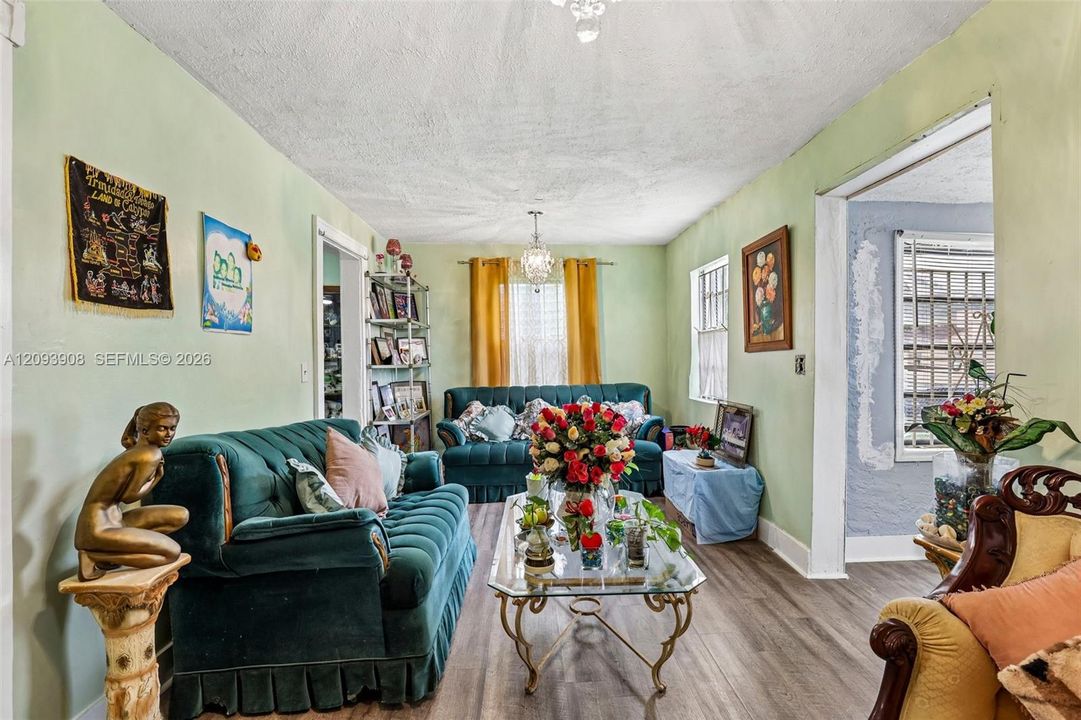 En Venta: $595,000 (0 camas, 0 baños, 2152 Pies cuadrados)