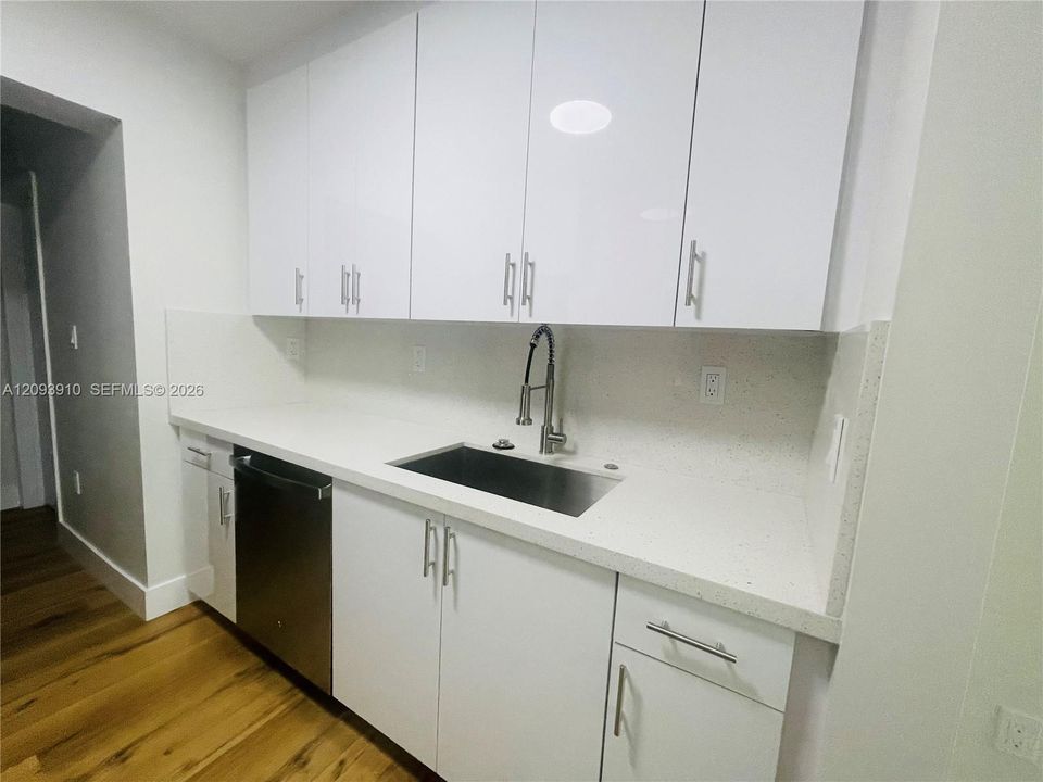 For Rent: $4,200 (4 beds, 3 baths, 1697 Square Feet)