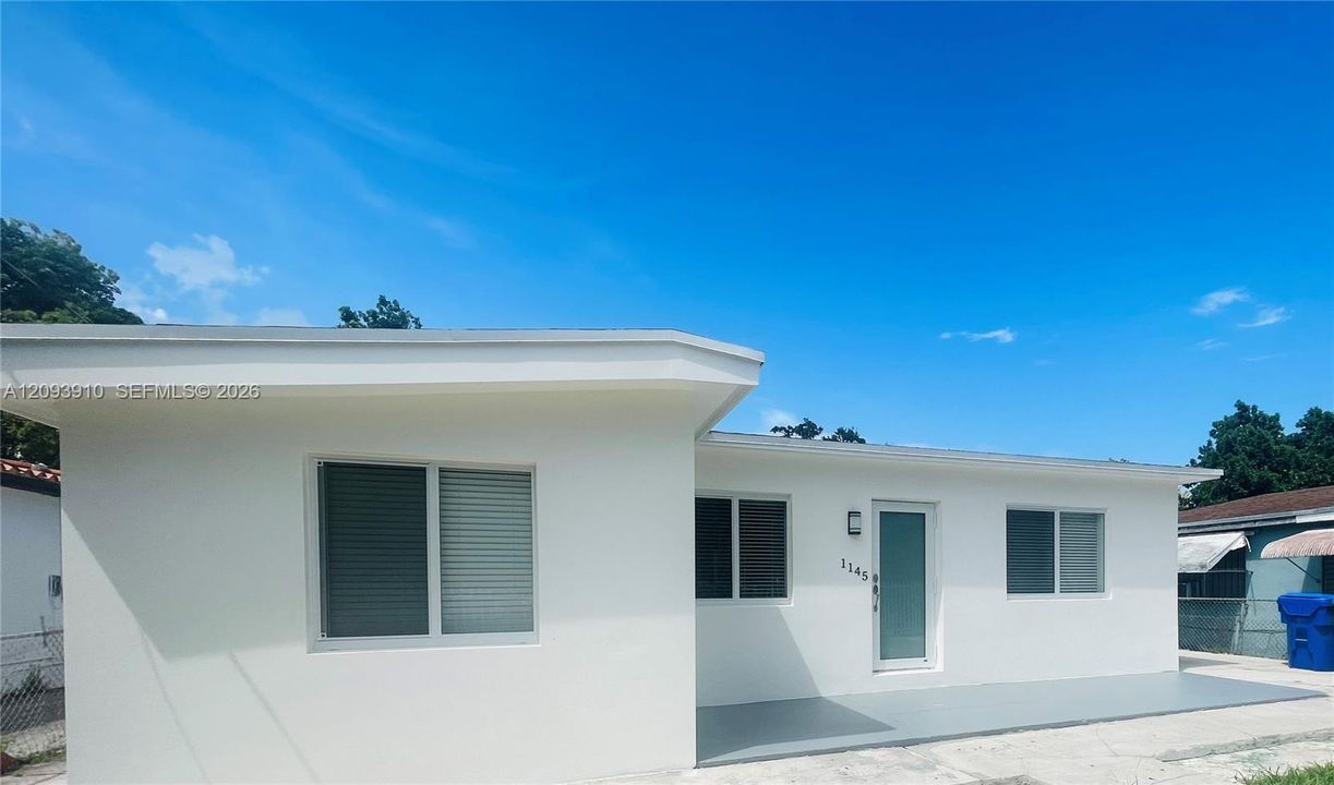 For Rent: $4,200 (4 beds, 3 baths, 1697 Square Feet)