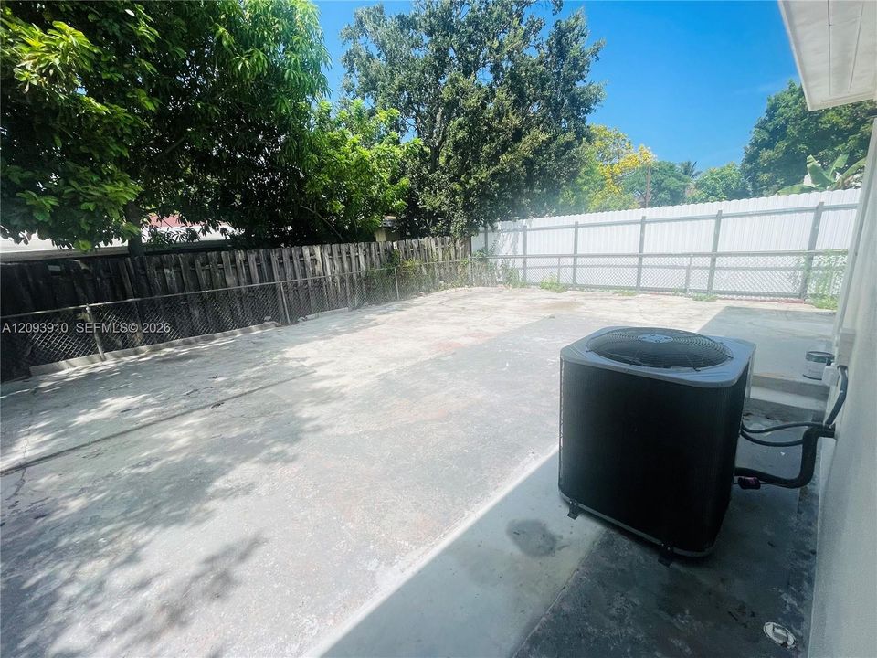 For Rent: $4,200 (4 beds, 3 baths, 1697 Square Feet)